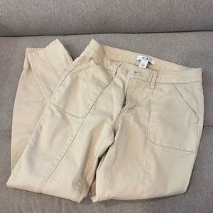 beige skinny jeans